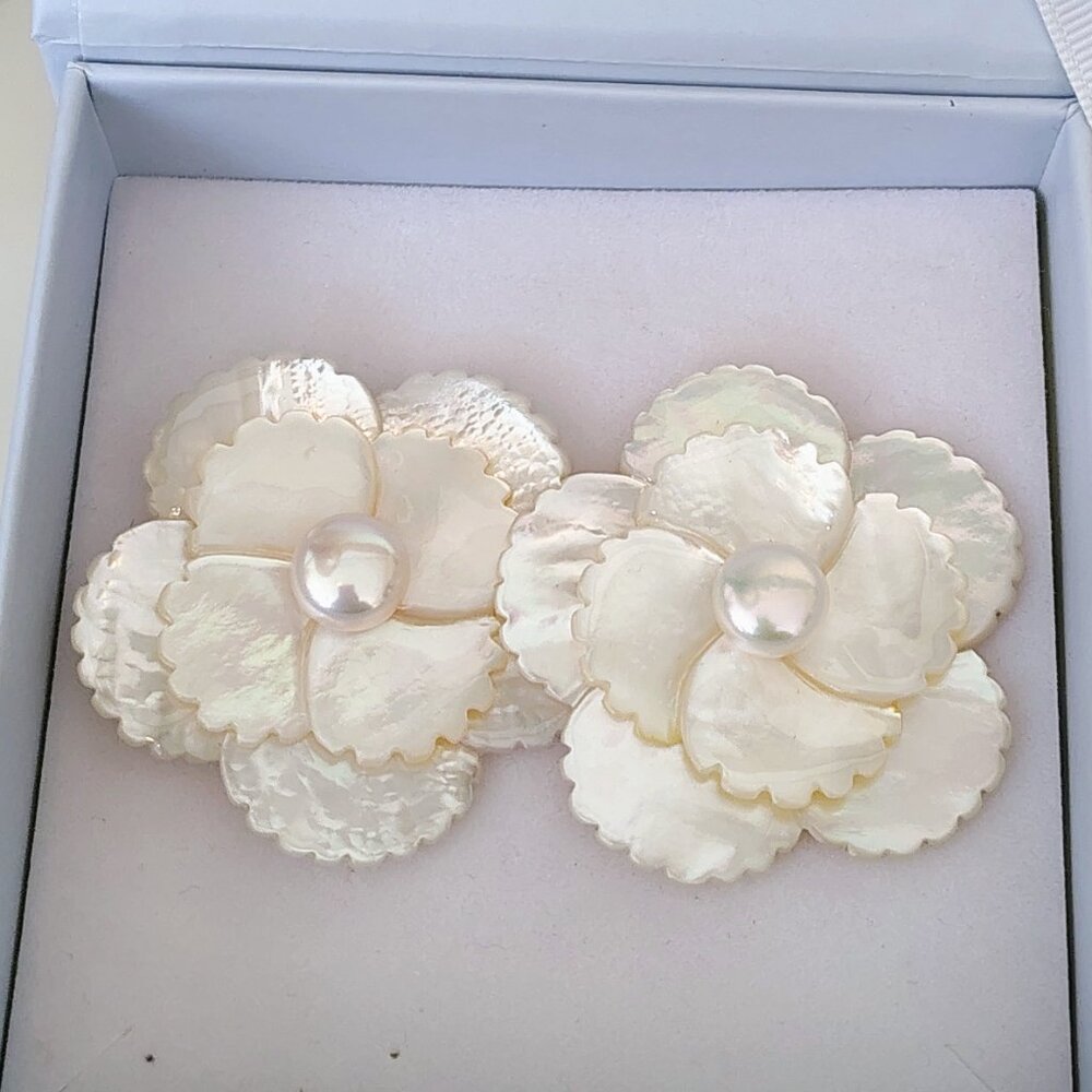 NWOT Nicola Bathie Mother of Pearl Floral Gold Plated Large Earrings with Box